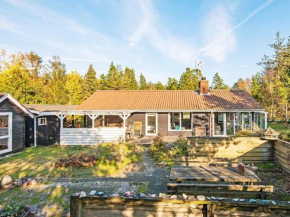 6 person holiday home in Glesborg in Bønnerup Strand